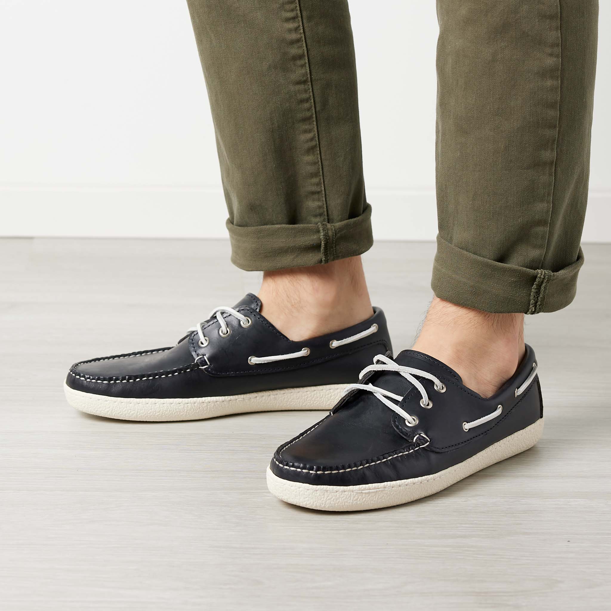 In Stock Men’s Runabout Shoe: Navy - Image 5